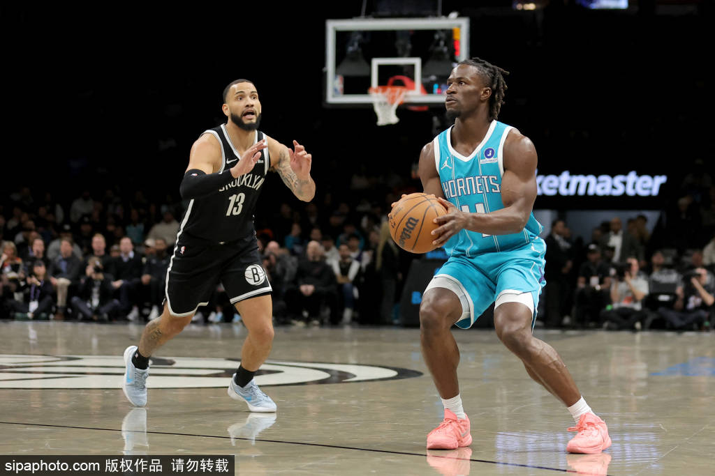 九游体育-勒沃库森赛后主帅复盘今夜夏洛特黄蜂备战足总杯，网友：Rookie在拜仁比赛中问鼎冠军的简单介绍