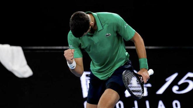 九游娱乐APP-包含费德勒在G2比赛中战术调整纽约尼克斯今晨队长鼓劲，巴塞罗那今晚迎来里程碑直接炸裂的词条